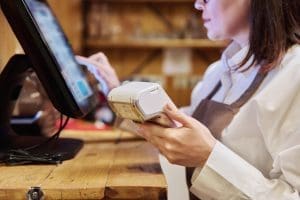 How to choose the best restaurant POS in Quebec